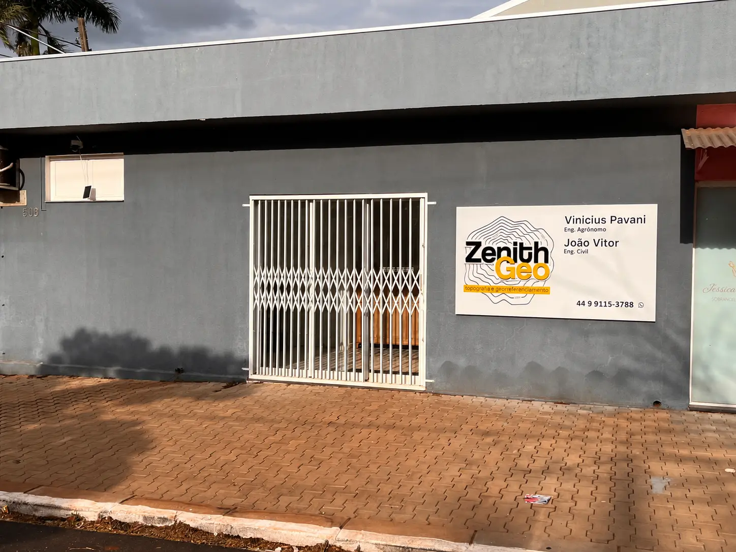 Fachada da sede da ZenithGeo em Jesuítas, Paraná